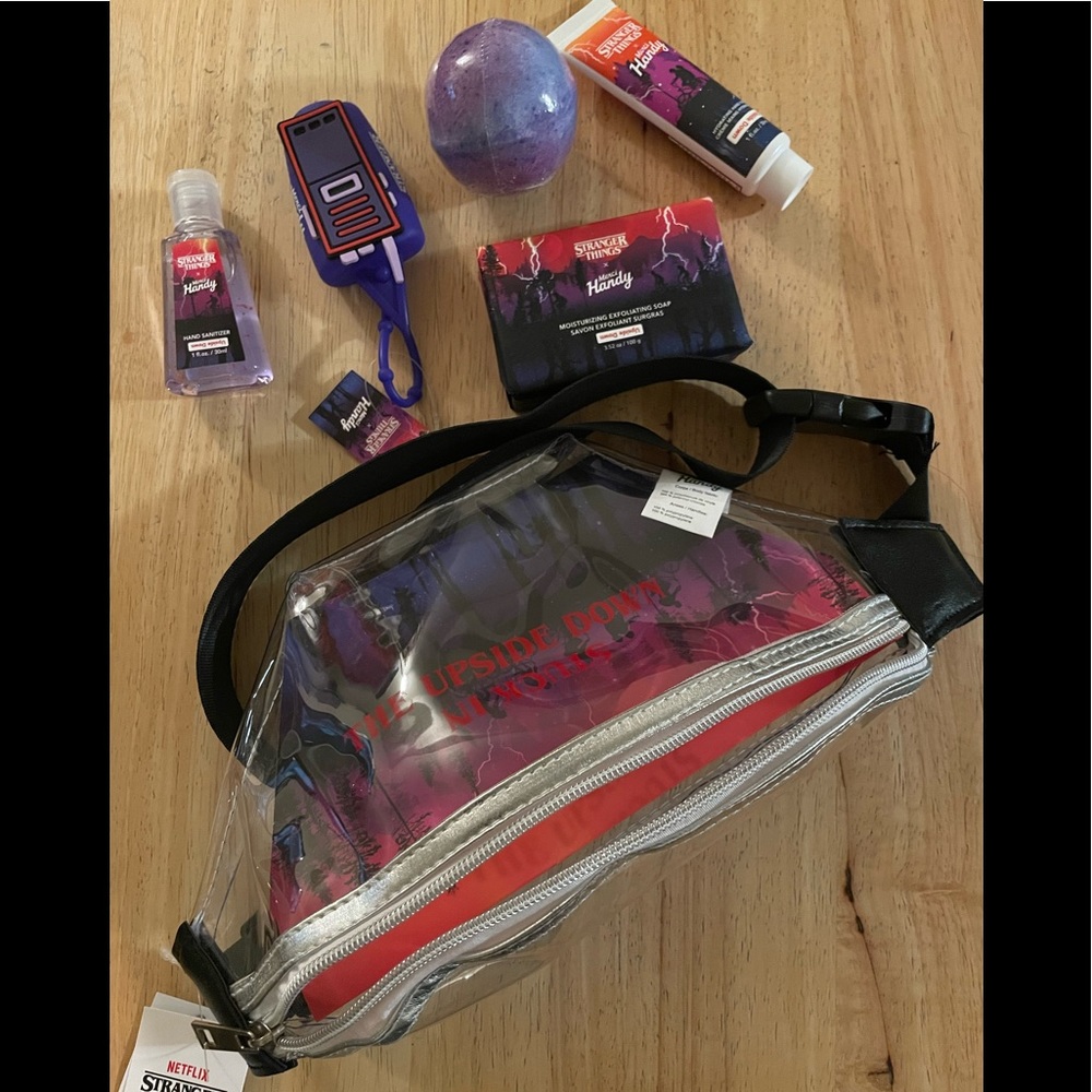 Stranger things Fanny pack - Picture 2 of 4